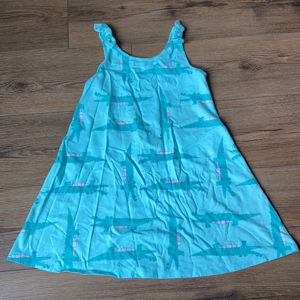 Really adorable summer dress with alligators 🐊